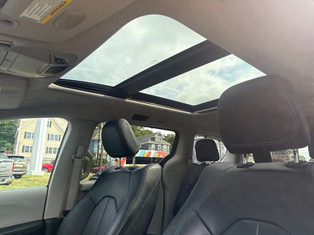 Used 2021 Chrysler Pacifica Van
