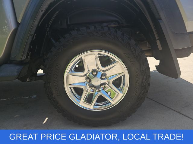 Used 2020 Silver Jeep Sport image 29