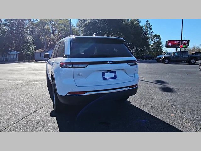 2024 Jeep Grand Cherokee Laredo 4x2