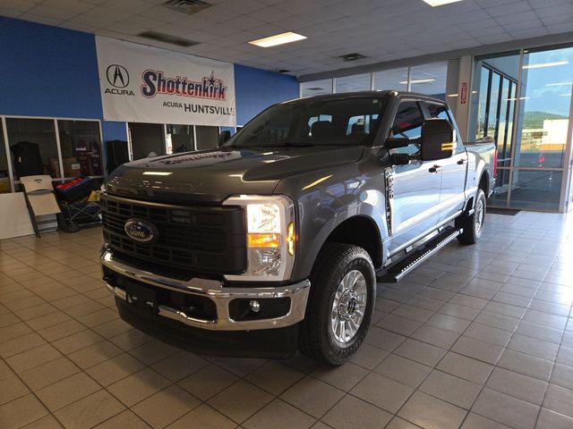 2025 Ford F-250 XL 4x4 Crew Cab 6-3/4' Box's photo