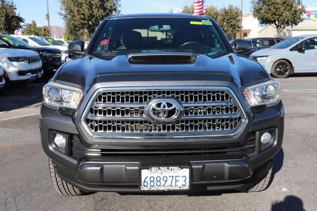 2017 Toyota Tacoma TRD Sport 2