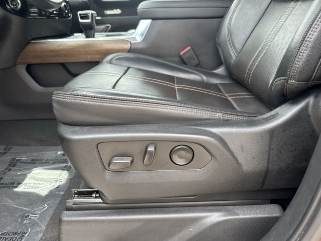 Used 2022  Chevrolet High Country image 29