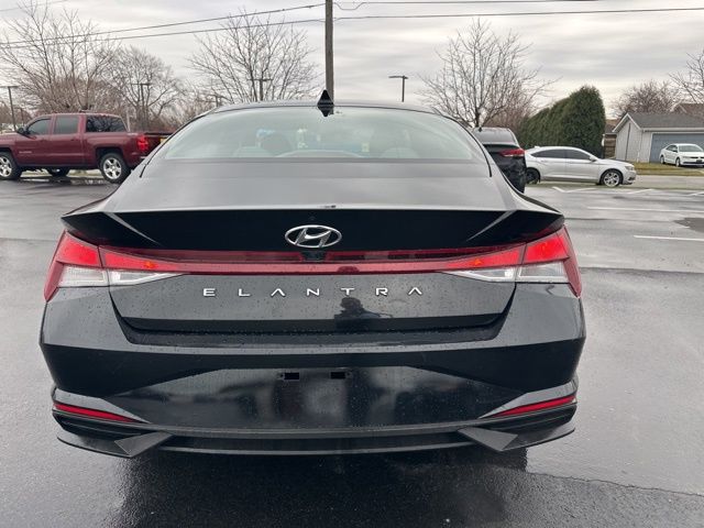 Used 2023 Black Hyundai SEL image 12