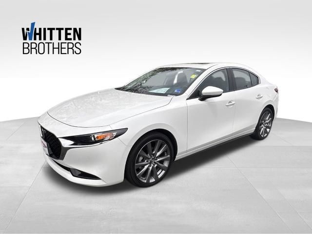 Snowflake White Pearl 2025 Mazda MAZDA3 Sedan Front-Wheel Drive 6-Speed Automatic