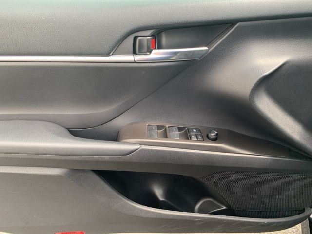 2023 Toyota Camry Hybrid LE photo