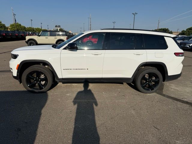 2024 Bright White Clearcoat Jeep Grand Cherokee L Limited 4X4 SUV