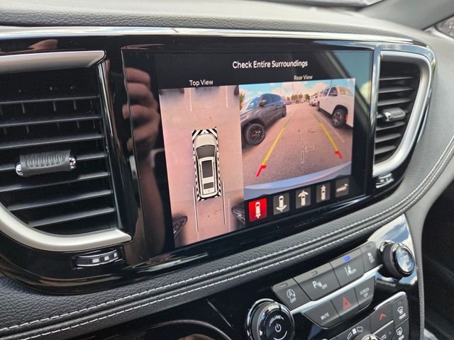 New 2026 Silver Chrysler Select image 32