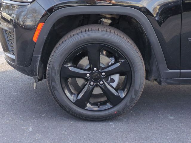 New 2026 Diamond Black Crystal Pearl-Coat Exterior Paint Jeep Limited image 10