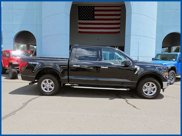 Black Metallic 2025 Ford F-150 XLT SuperCrew 4WD Pickup Truck Four-Wheel Drive Automatic