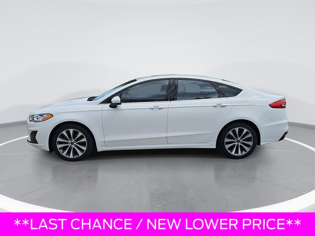 Used 2020 White Ford SE image 2