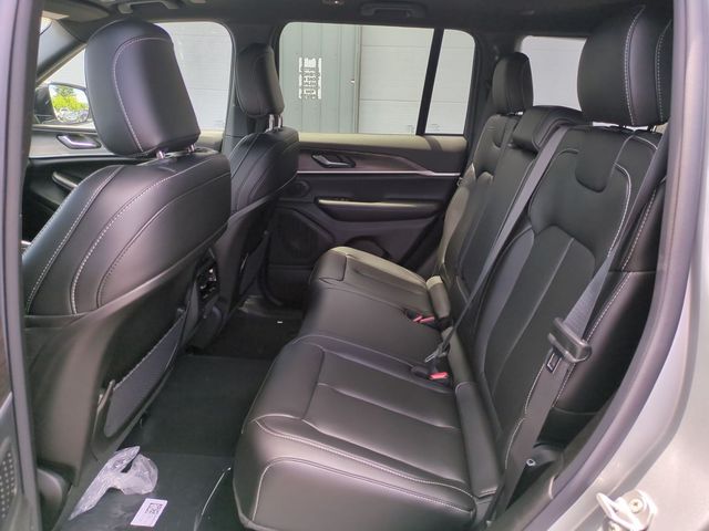new 2026 Jeep Grand Cherokee car, priced at $43,186