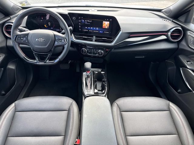 2025 Chevrolet Trax 2RS White at Ross Downing Buick GMC