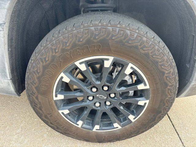 Used 2025 Chevrolet Traverse SUV
