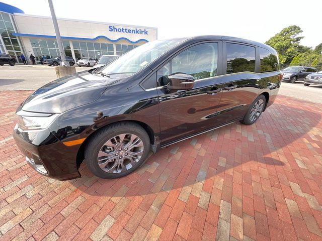 Used 2025 Honda Odyssey Van