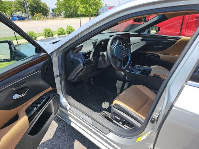 2022 Lexus ES Hybrid 300h 7