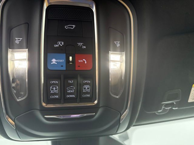 Used 2025 Red Jeep Summit Reserve image 41