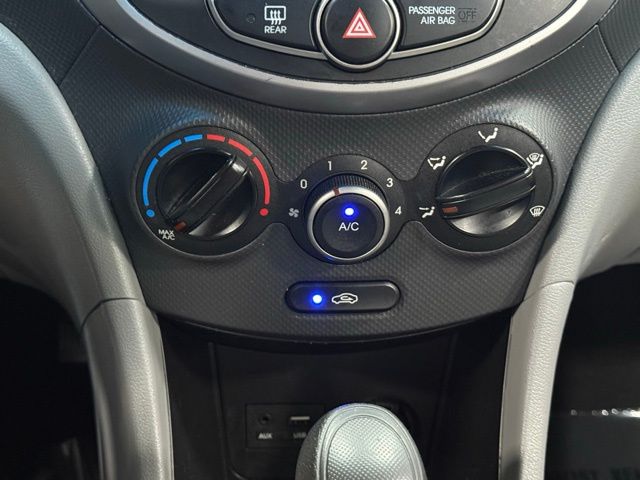 2016 Hyundai Accent SE photo