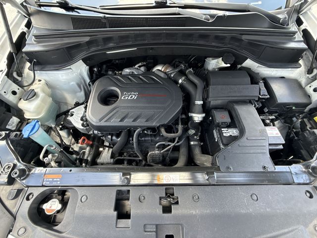 2017 Hyundai Santa Fe - $11,898