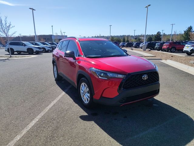 2025 Toyota Corolla Cross LE