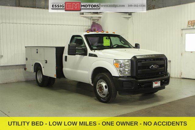 Oxford White 2015 Ford F-350 Super Duty Chassis Pickup Truck 4X2 6-Speed Automatic
