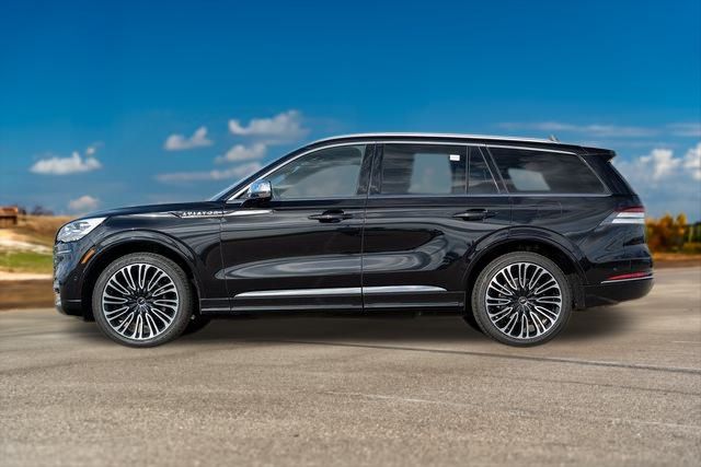 2022 Lincoln Aviator Black Label 4