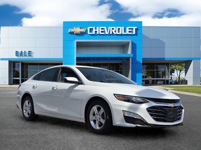 Summit White 2022 Chevrolet Malibu Sedan Front-Wheel Drive Continuously Variable Transmission