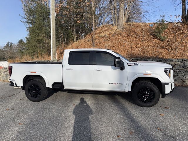 2024 GMC Sierra 2500HD AT4 Crew Cab 4WD