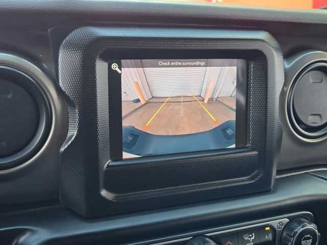 2020 Bright White Clearcoat Jeep Gladiator Sport 4X4 Truck