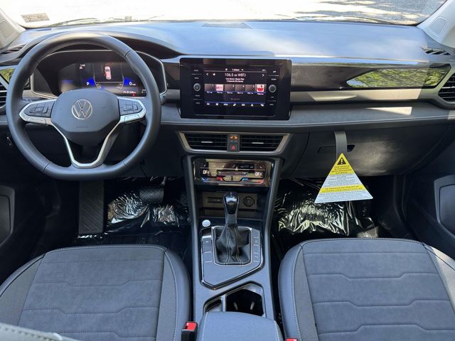New 2026 Black Volkswagen 1.5T SE Black image 17
