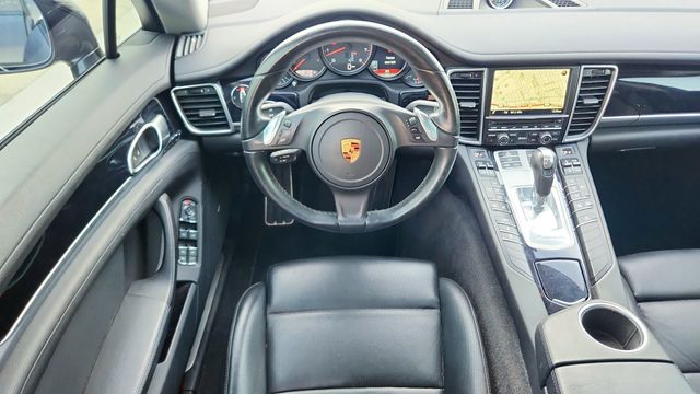 2016 Porsche Panamera