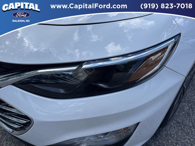 Used 2022 White Chevrolet LT image 11