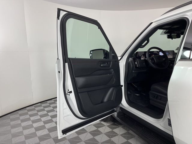 2025 Aspen White Tricoat Nissan Armada PRO-4X 4X4 SUV