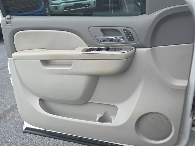 Used 2011 White Chevrolet LT image 27