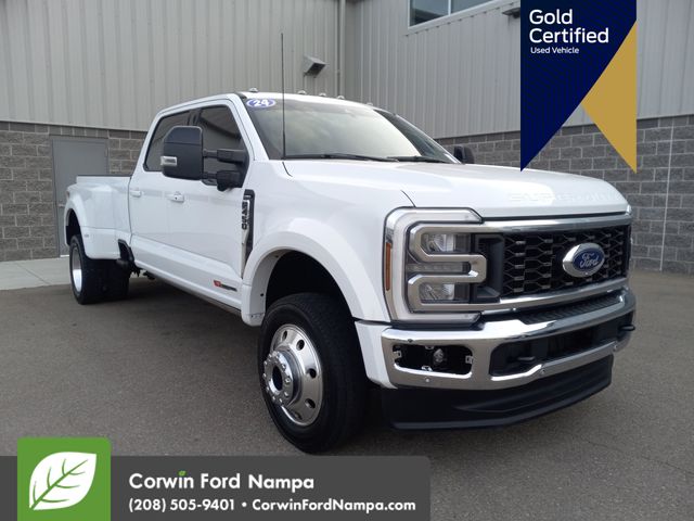 Oxford White 2024 Ford F-450 Super Duty Lariat Crew Cab LB DRW 4WD Pickup Truck Four-Wheel Drive Automatic