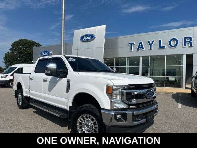 Oxford White 2022 Ford F-250 Super Duty Pickup Truck Four-Wheel Drive Automatic