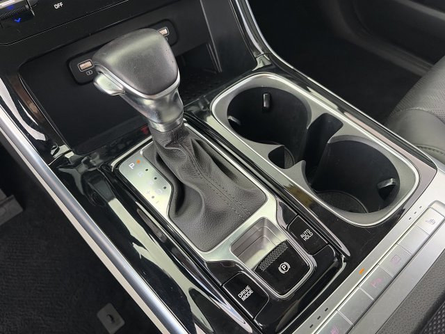 Used 2023 Kia Carnival Van