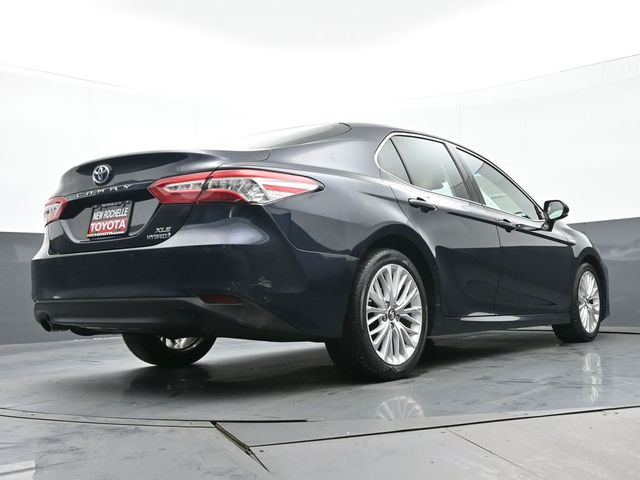 2018 Toyota Camry Hybrid XLE 33