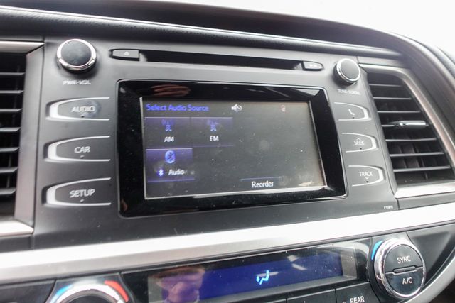 used 2019 Toyota Highlander Hybrid car, priced at $21,000