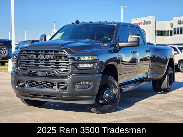 2025 RAM 3500 Tradesman Crew Cab LB DRW 4WD