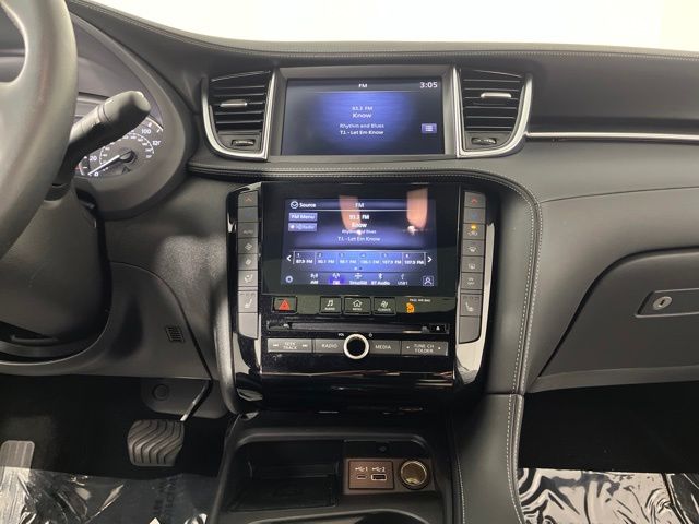 Certified Used 2025 Blue INFINITI LUXE image 21