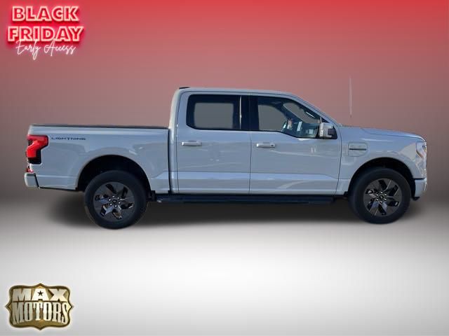 2023 Ford F-150 Lightning Lariat 22