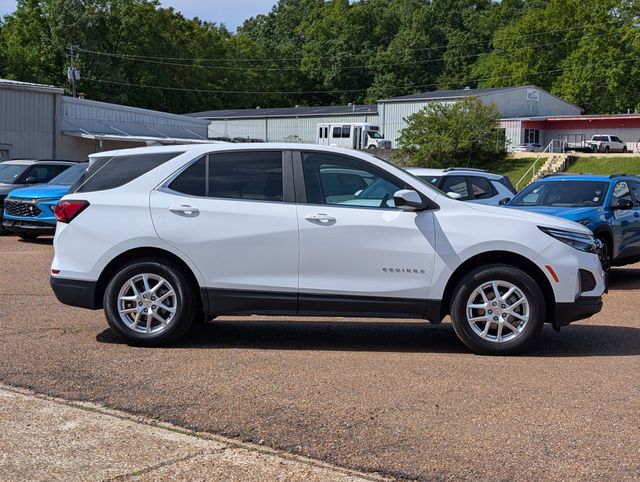 Summit White 2024 Chevrolet Equinox LT AWD with 1LT SUV / Crossover Four-Wheel Drive 6-Speed Automatic Overdrive