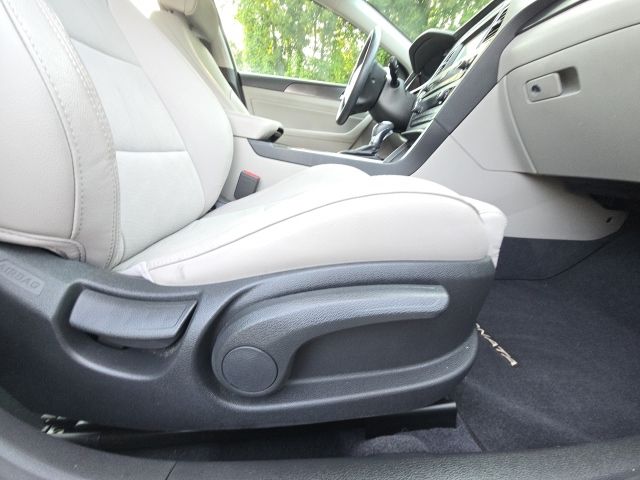 2015 Hyundai Sonata Sport:C02707