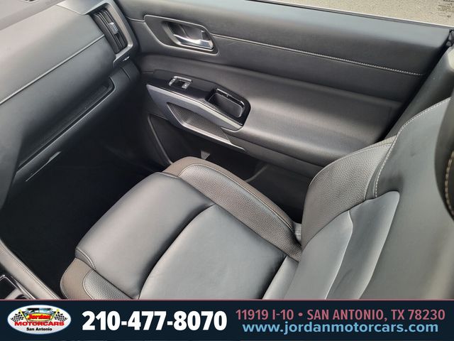 Used Car 2023 Nissan Pathfinder  Sl For Sale Under $35,000 In San Antonio, Texas