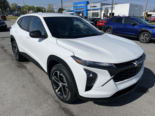 Used 2024 White Chevrolet 1RS image 10