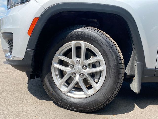 2021 Jeep Grand Cherokee L Laredo 31