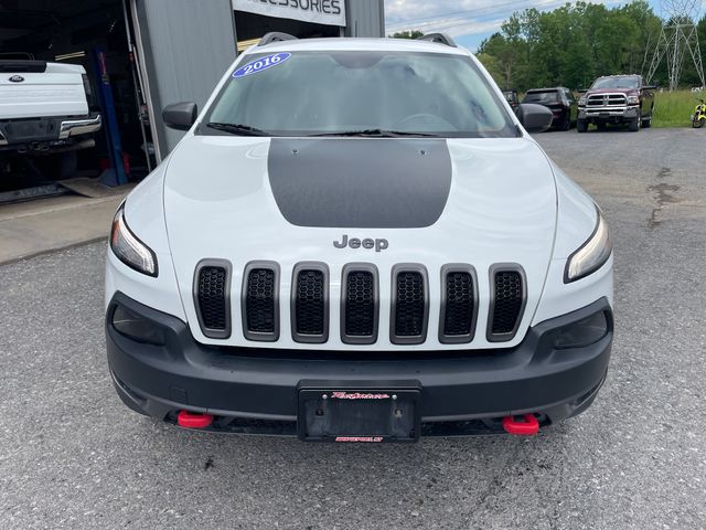 2016 Jeep Cherokee Trailhawk - Bright White Clearcoat exterior view 2