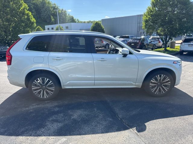 Certified Used 2022  Volvo T6 Momentum image 7