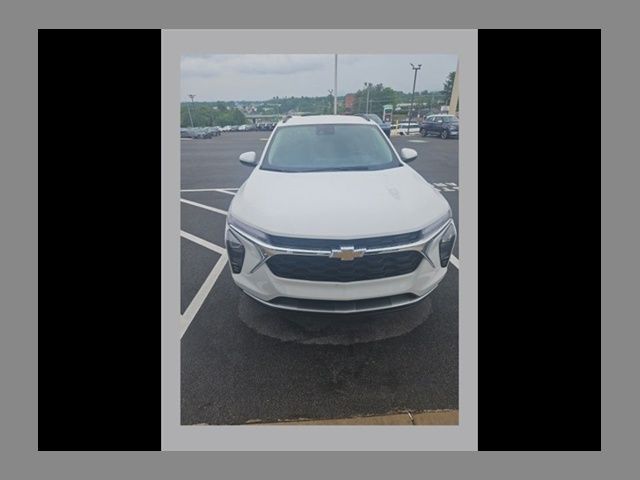 2025 Chevrolet Trax LT FWD
