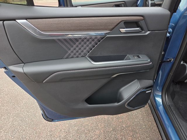 2026 GMC Acadia Denali AWD